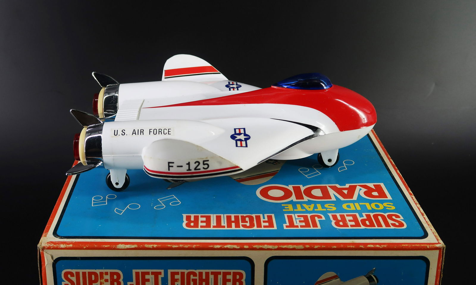 Solid State Super Jet Fighter Radio (1 of 6)