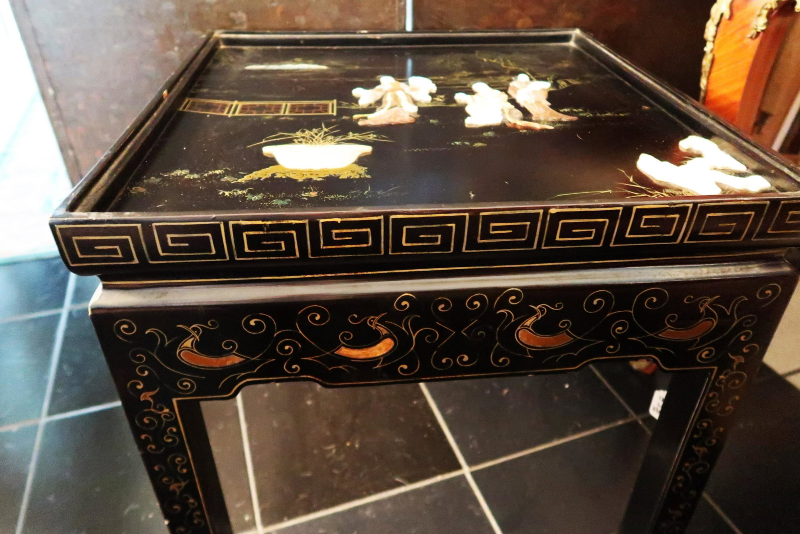 Hand Adorn Lacquer Razed Carve Figures Geisha in Garden: Vintage Inlaid Pearl black lacquer, size: 21 1/2" x 21 1/2" x 21 1/2"