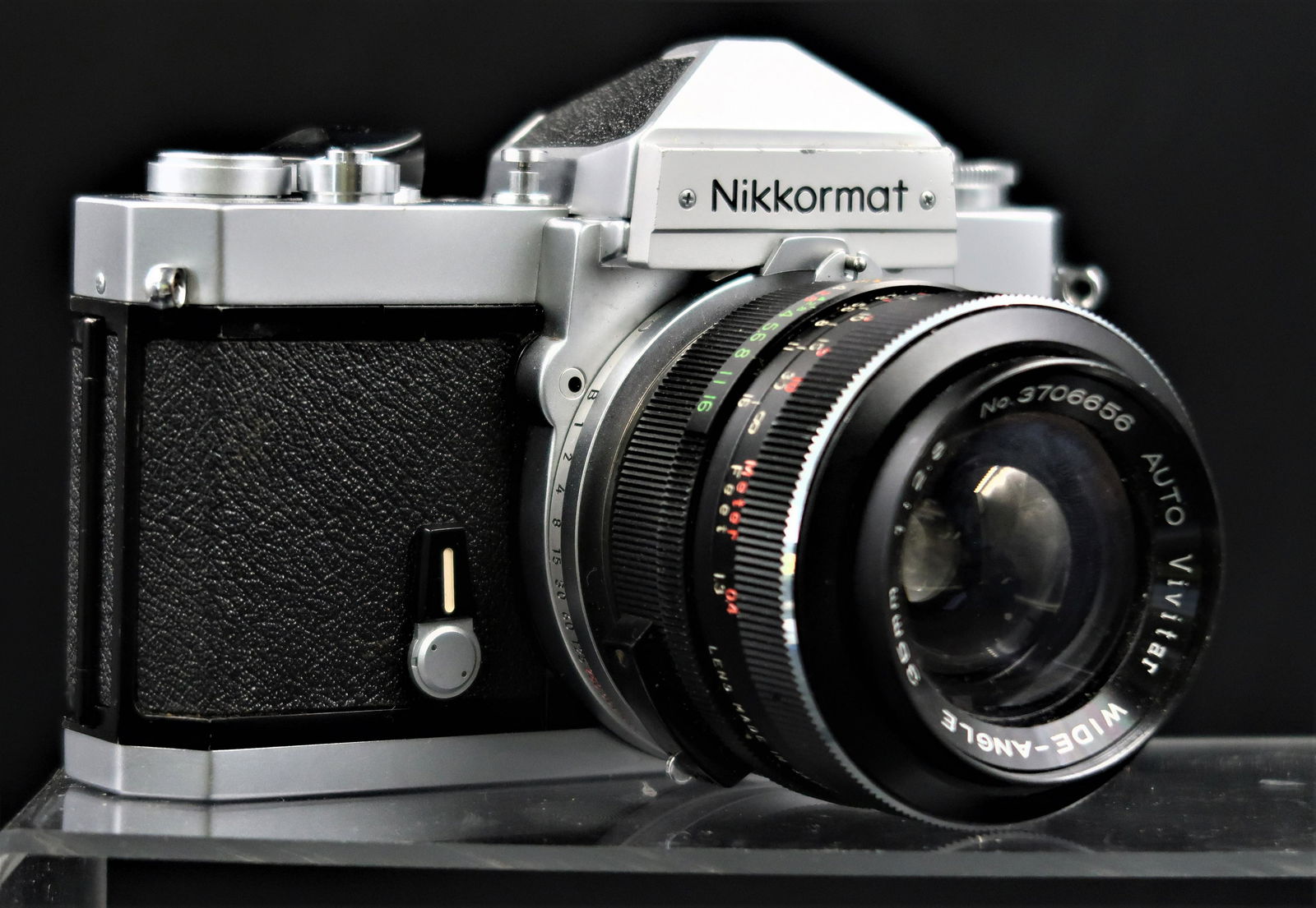 Nikon Nikkormat FT2  35mm SLR Camera w/ zoom+Macro (1 of 4)