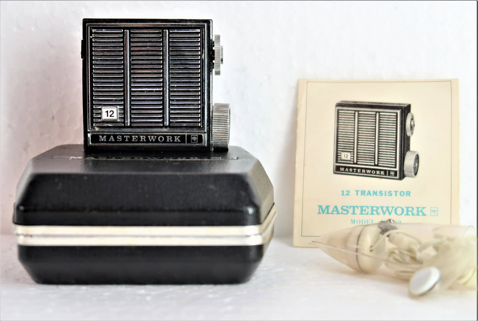 Masterwork Minnie Radio Model M-100: Size 1 6/8" X 1 6/8" X 7/8" , 12 Sukucon Transistor 2 Varistors Superhetodyne In Black letheret gift box with Factory Seal