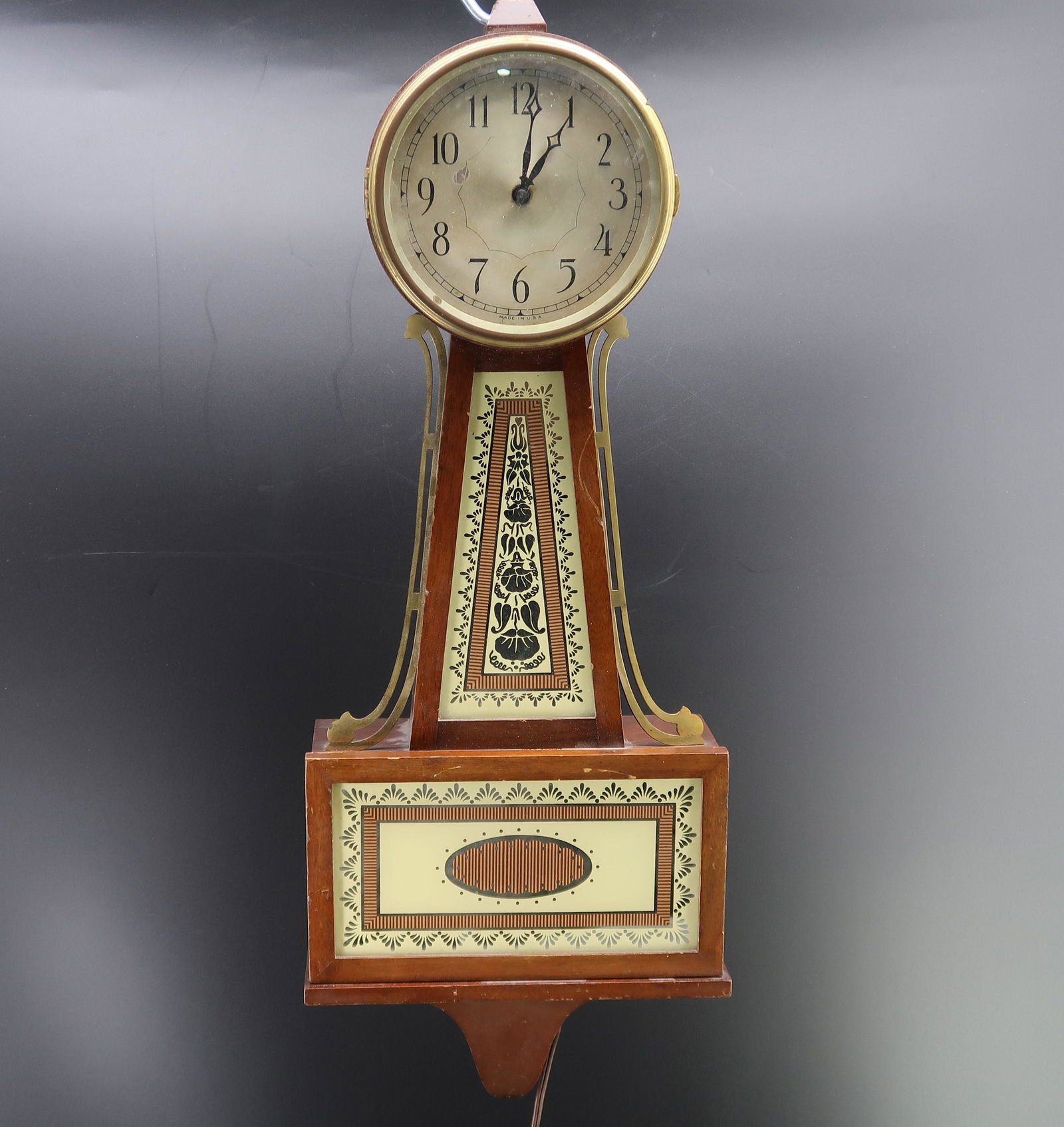Electric Banjo clock Seth Thomas Clock: Size: 28" x 9 1/2" x 4" Electric Banjo Seth Thomas