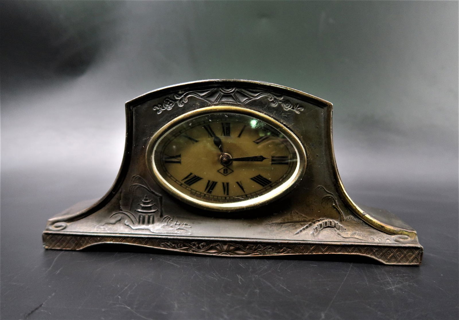 Antique Lux Clock company Heavy Brass clock Marked "B" (1 of 4)