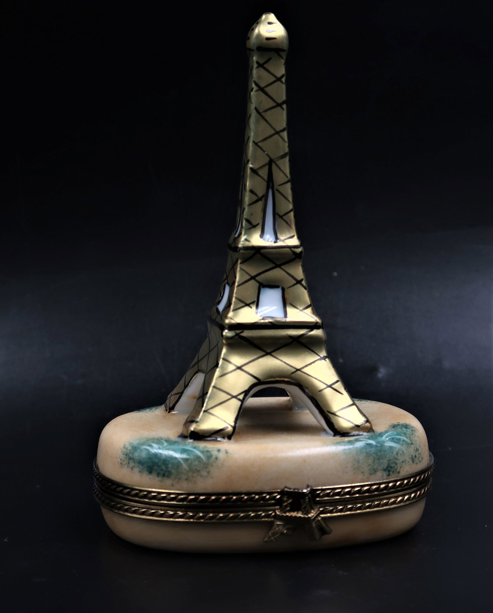 Limoges Vintage Trinket Box w/ Elf Tower (1 of 4)