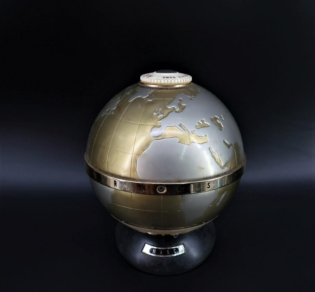Vintage All Transistor Radio Globe (1 of 2)