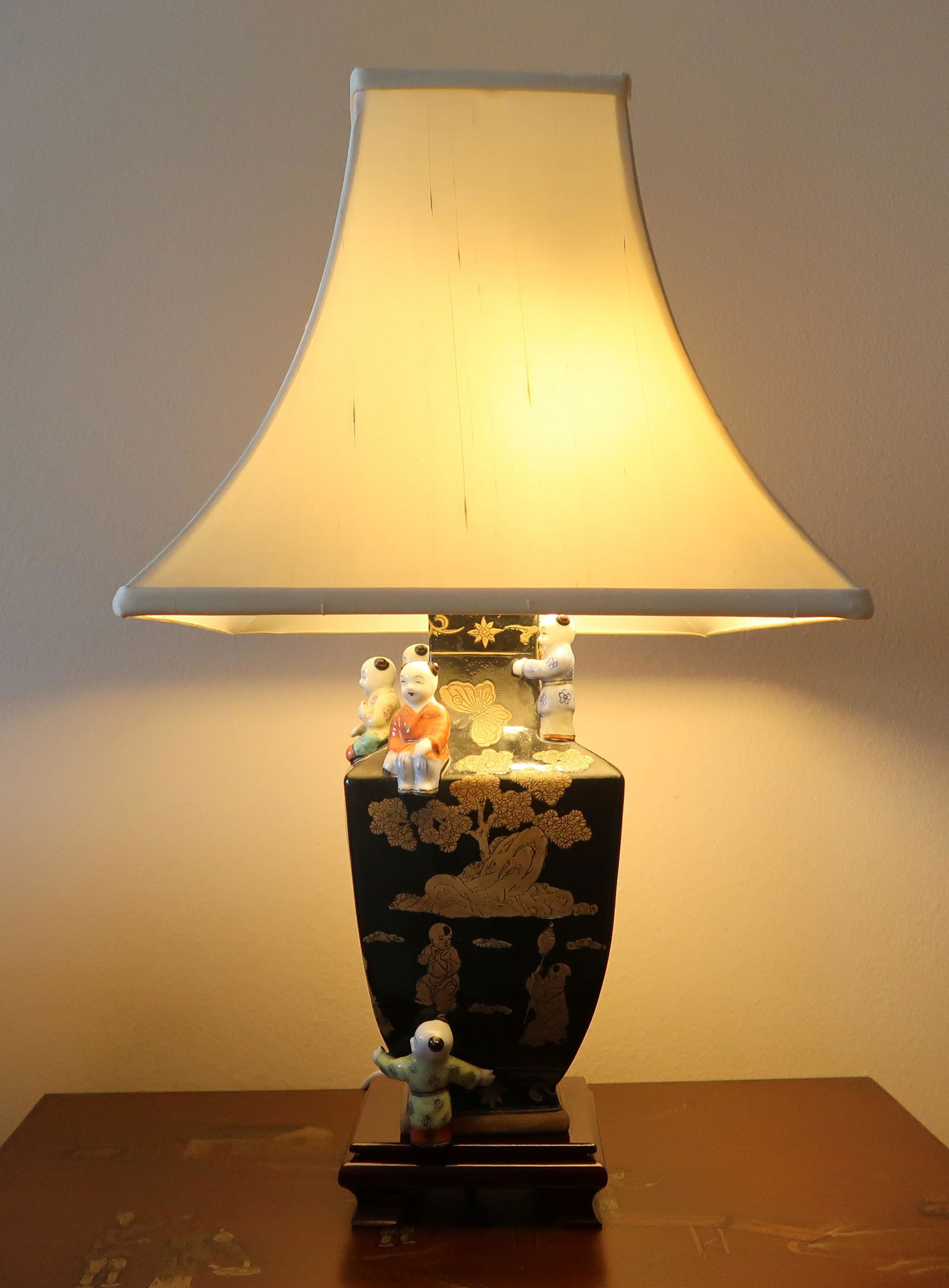 Oriental Ceramic Lamp (1 of 4)