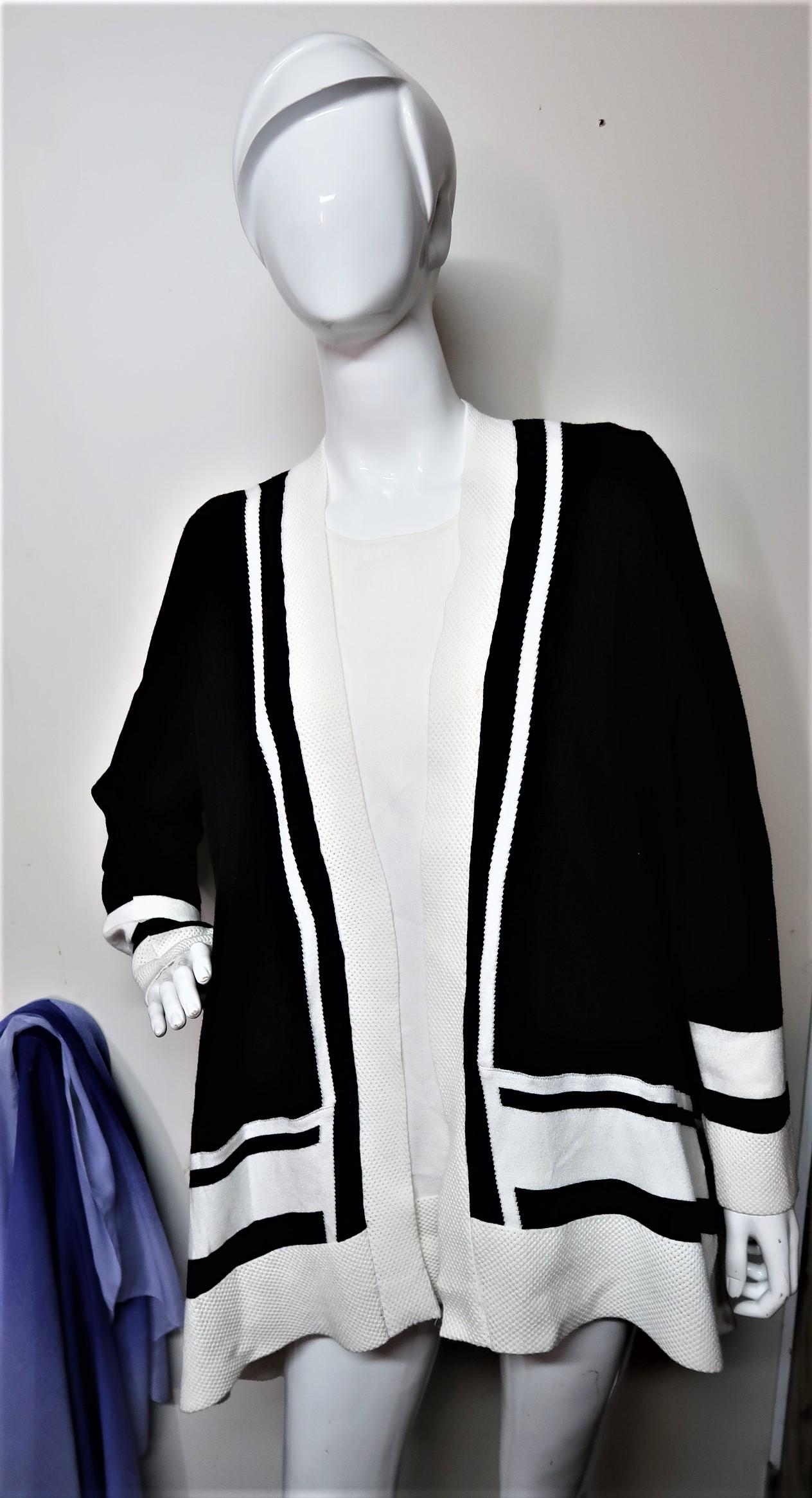 2pcs. Anne Klein White & Black (1 of 5)