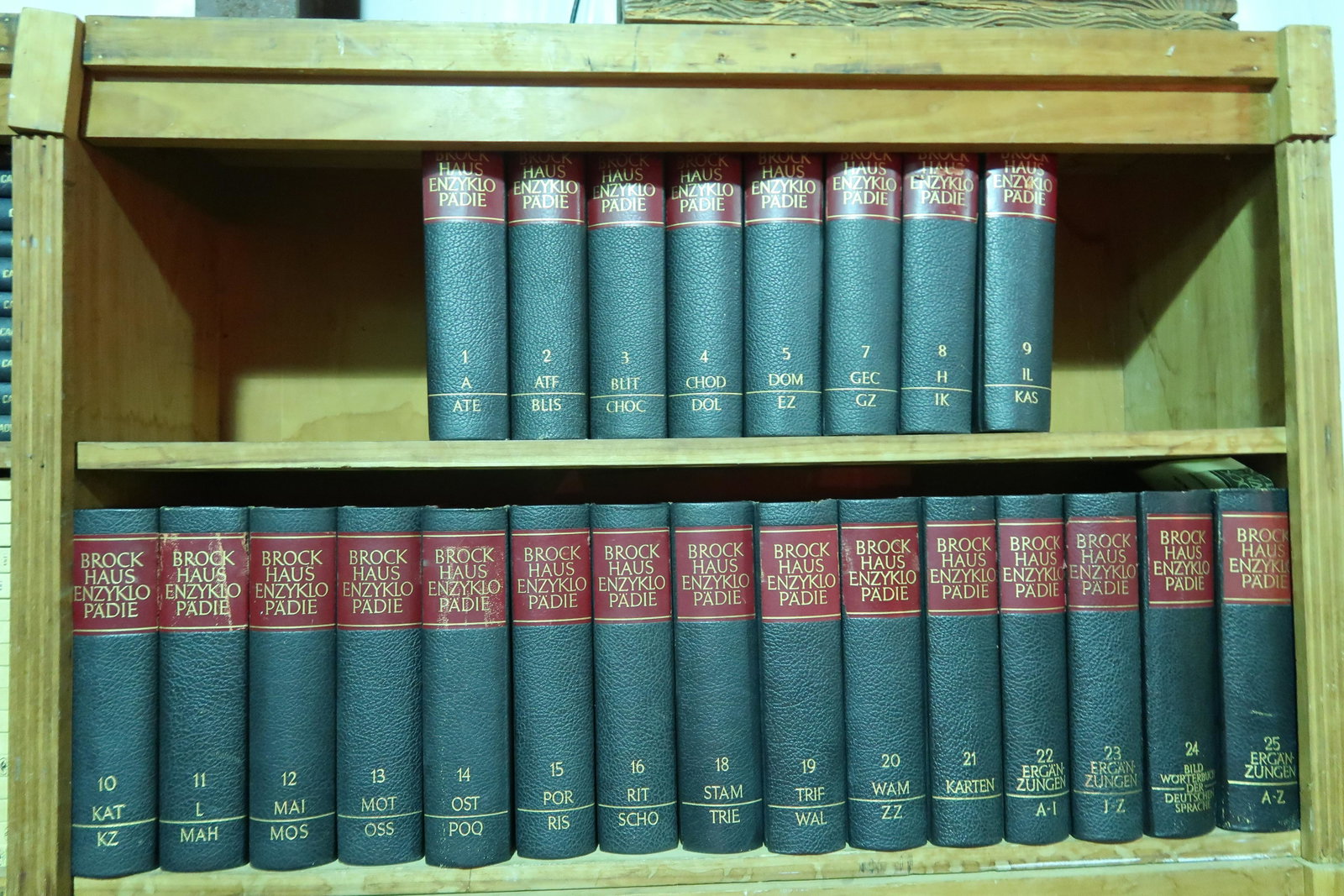 Book Haus Enzyko Padie Set Of 25 Books German bountiful: Vintage Book Haus Enzyko Padie Set Of 25 Books 1966. The edition includes a frontispiece of a rare photograph of Vassily Island, showing the winter palace, as well as the tercentenary stamps issued in