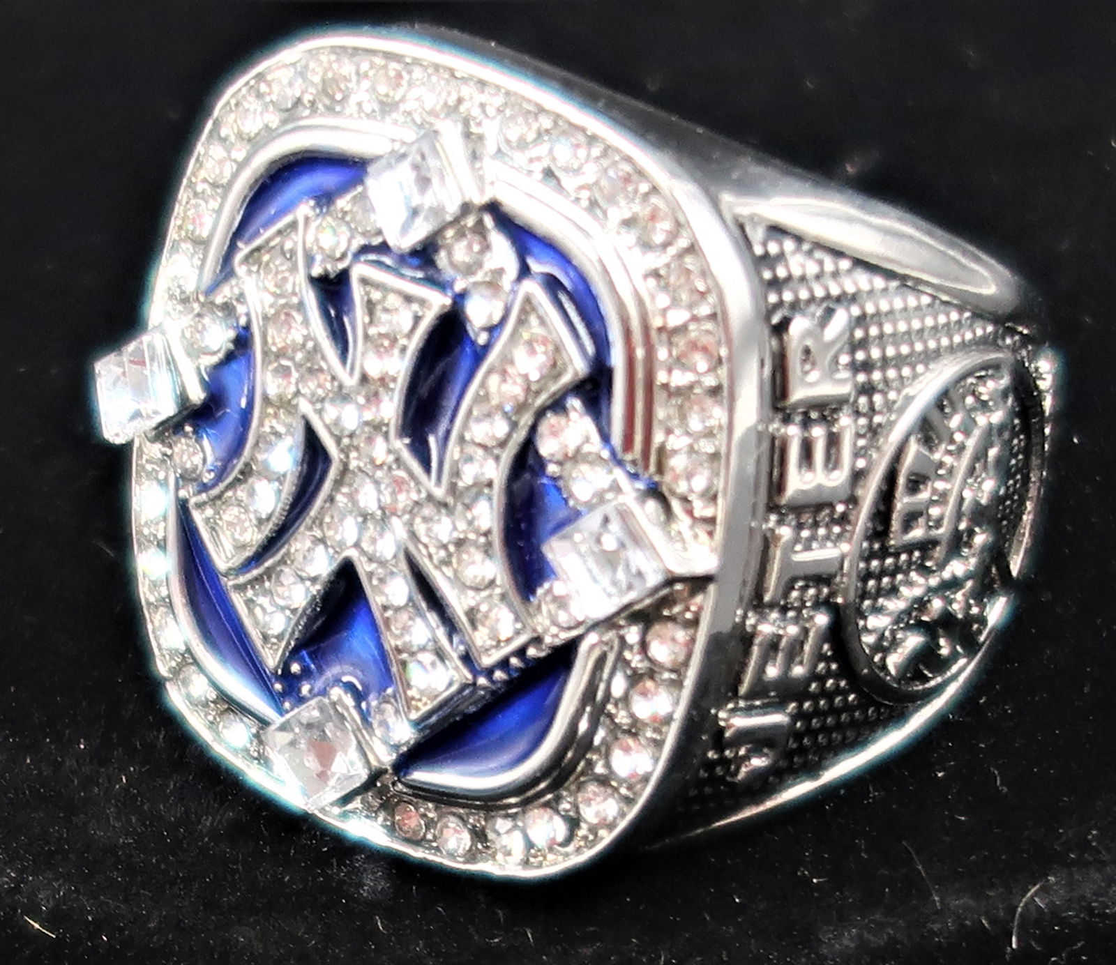 2009 World Series Champs NY Yankees Ring (1 of 6)