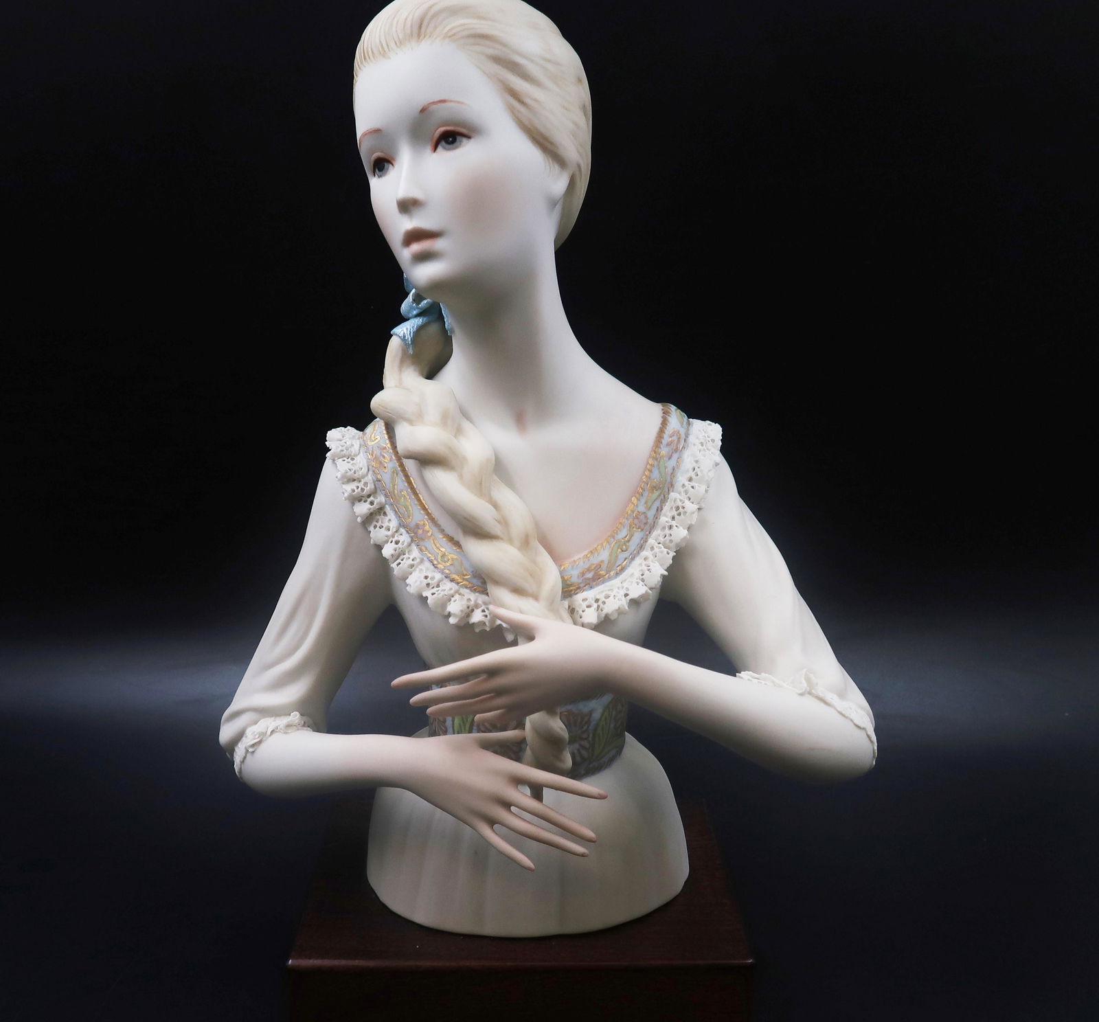 Cybis Guinever  Porcelain Bust Signed Blue Blanket (1 of 4)