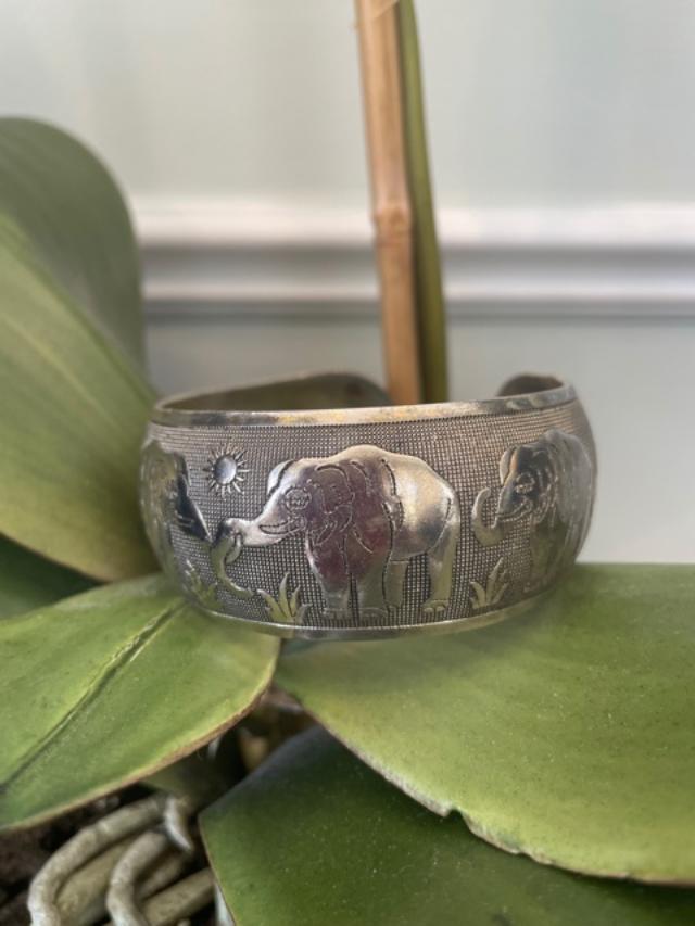 Vintage Sterling Silver Elephant Bangle Cuff Bracelet (1 of 7)