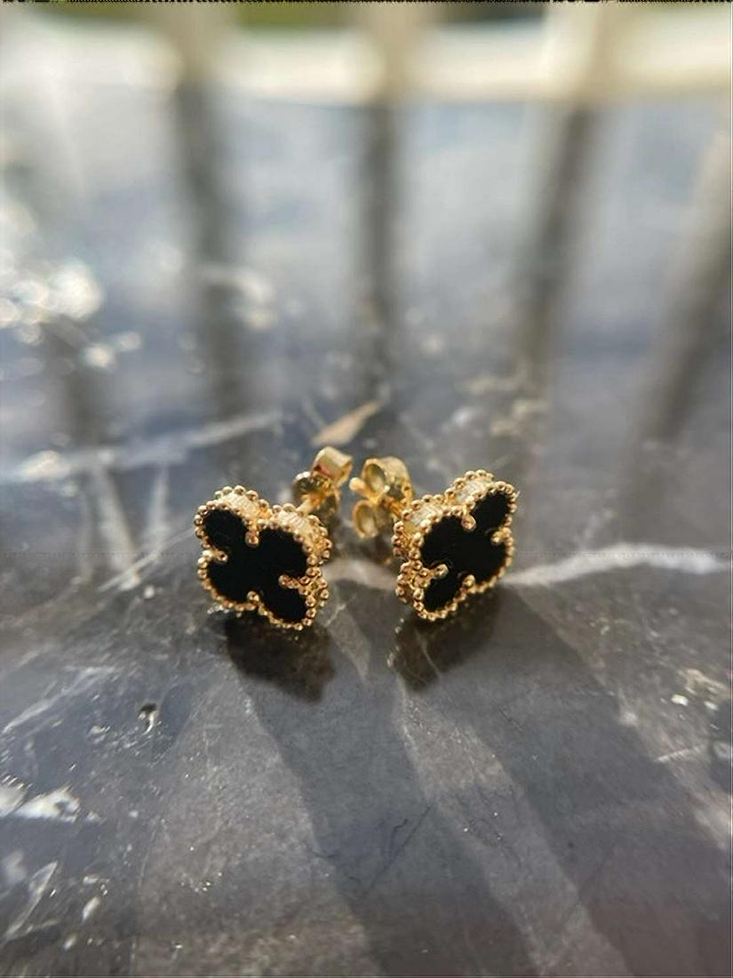 18K Black Cloverleaf Earrings 1.58 grams. Saudi Gold (1 of 8)