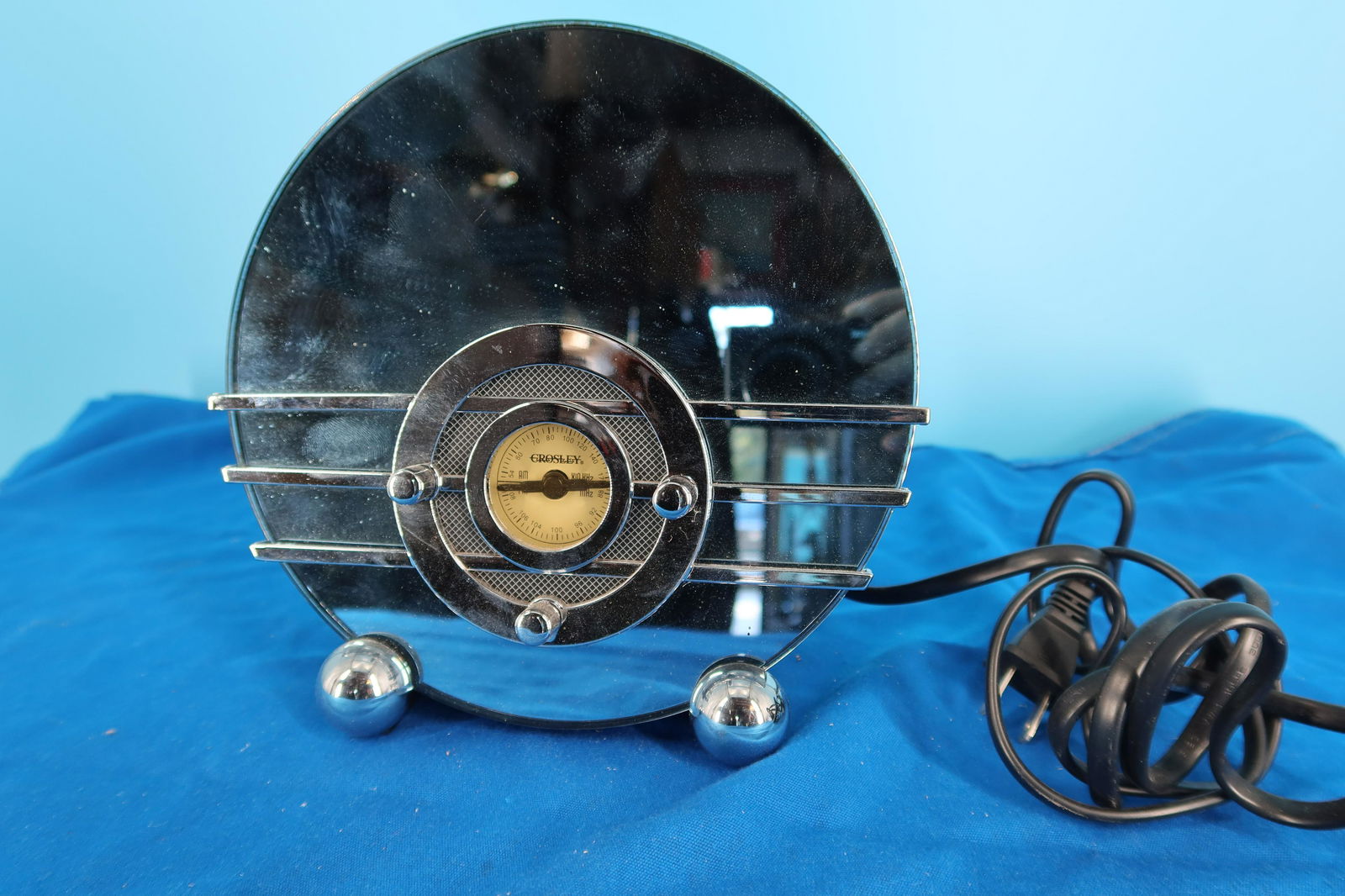 Electric Crosley AM/FM Radio (1 of 3)