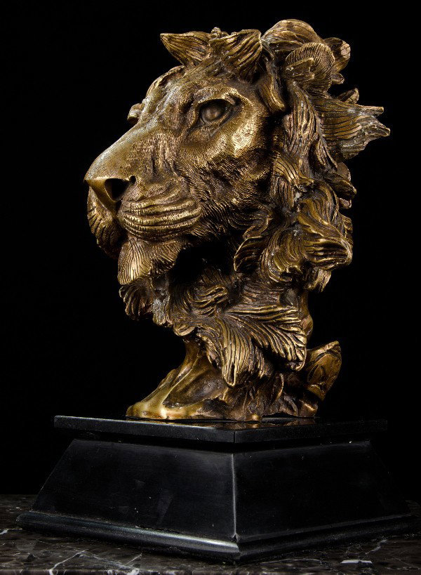 Unknown artist. Brass lions head. Amazing detail : Unknown artist. Brass lions head. Amazing detail throughout. Height= 14.5(in), Width=11(in), Depth=8(in).