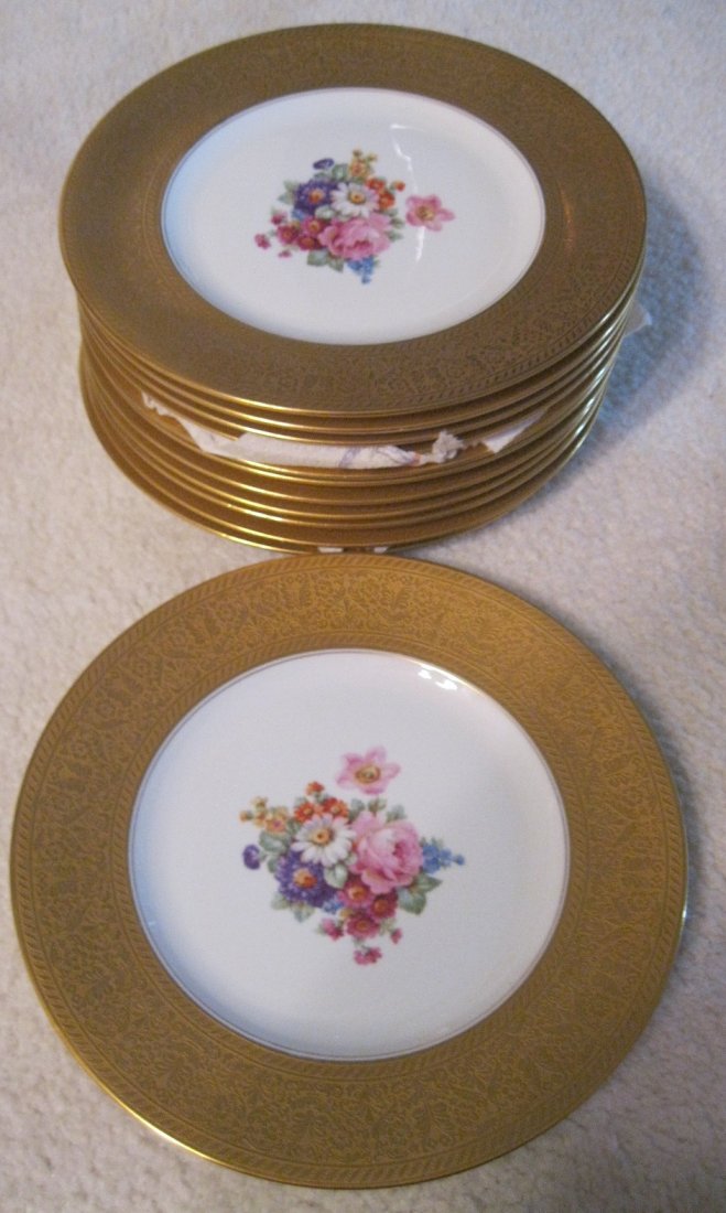 12 Dinner Plates K & A Krautheim Selb Bavaria: Dozen (12) Plates Made by K & A Krauthein Selb Bavaria. Large Floral Design in the Center with Large Gold Rim. Measures Approximately 11" Gorgeous Plates!