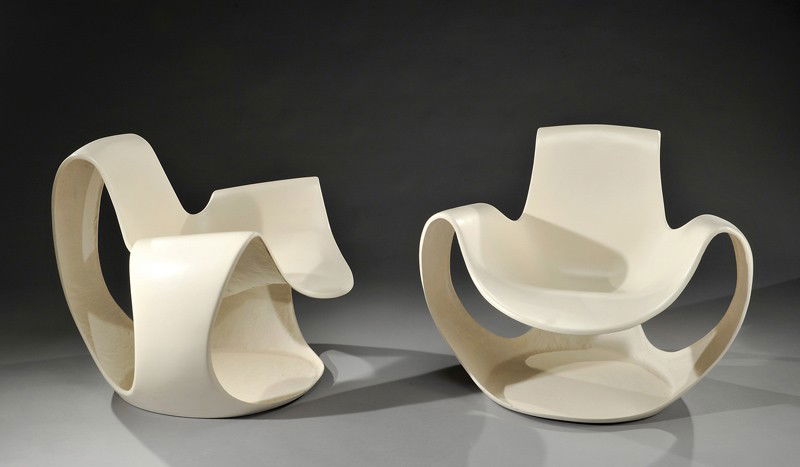 DANIELLE QUARANTE (born in 1938): Rare pair of organic shaped armchairs, model «Albatros» with a moulded polyester shell reinforced with white lacquered fiberglass. Circa 1969. 27 in. (69 cm) high, 33 1/2 in. (85 cm) length, 30 in.