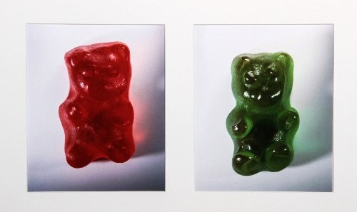 Vik MUNIZ (born in 1961), Red and green gummy bears: Vik MUNIZ (born in 1961) Brazilian school Red and green gummy bears, 2002 Two Duraflex prints, label on the reverse of red gummy bear with 1/4 edition 72/100 and on the reverse of green gummy bear 3/4