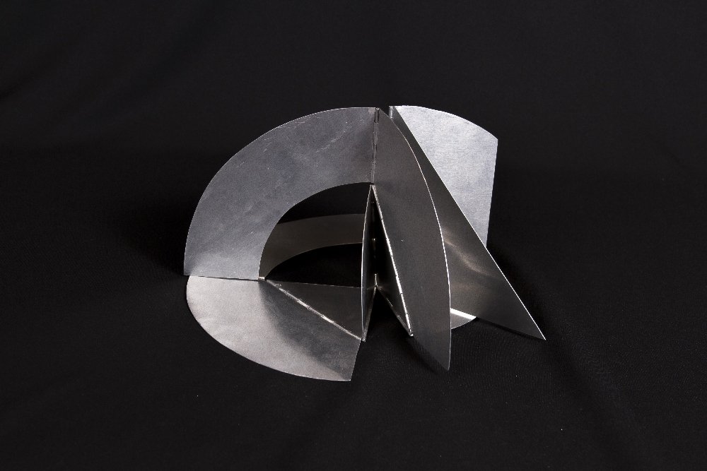 Bicho, ca. 1960: Attributed to Lygia CLARK (Brazilian, 1920-1988) Bicho, ca. 1960 Aluminum and hinges Diameter: 14.37 in. – 36.5 cm Provenance Signals Gallery, 1965 Private Collection, San Antonio, TX