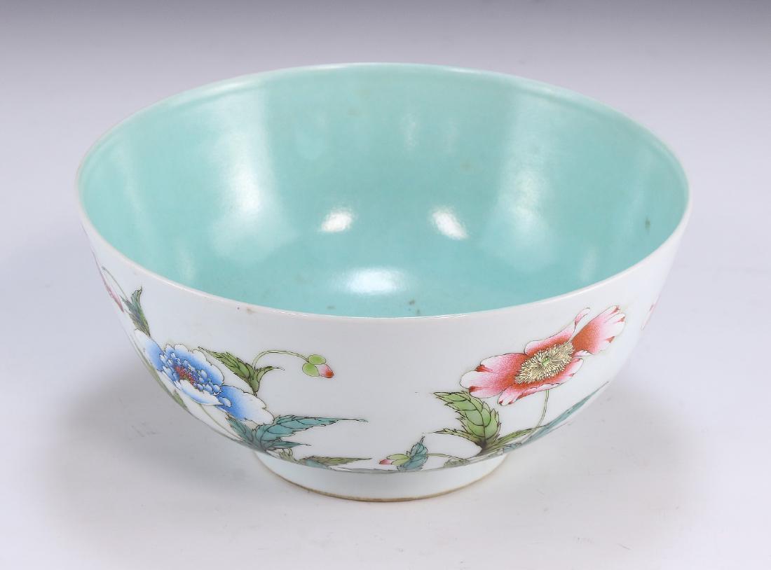 A CHINESE ANTIQUE FAMILLE ROSE BOWL (1 of 7)