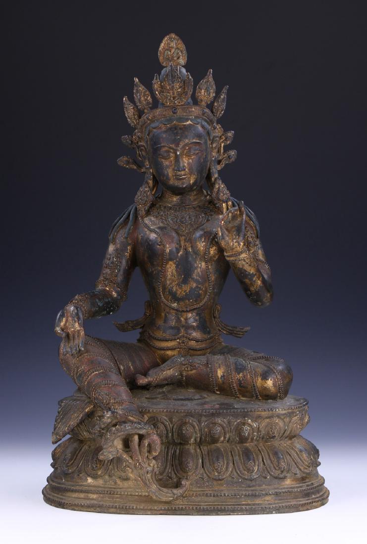 A CHINESE ANTIQUE BRONZE BUDDHA (1 of 8)