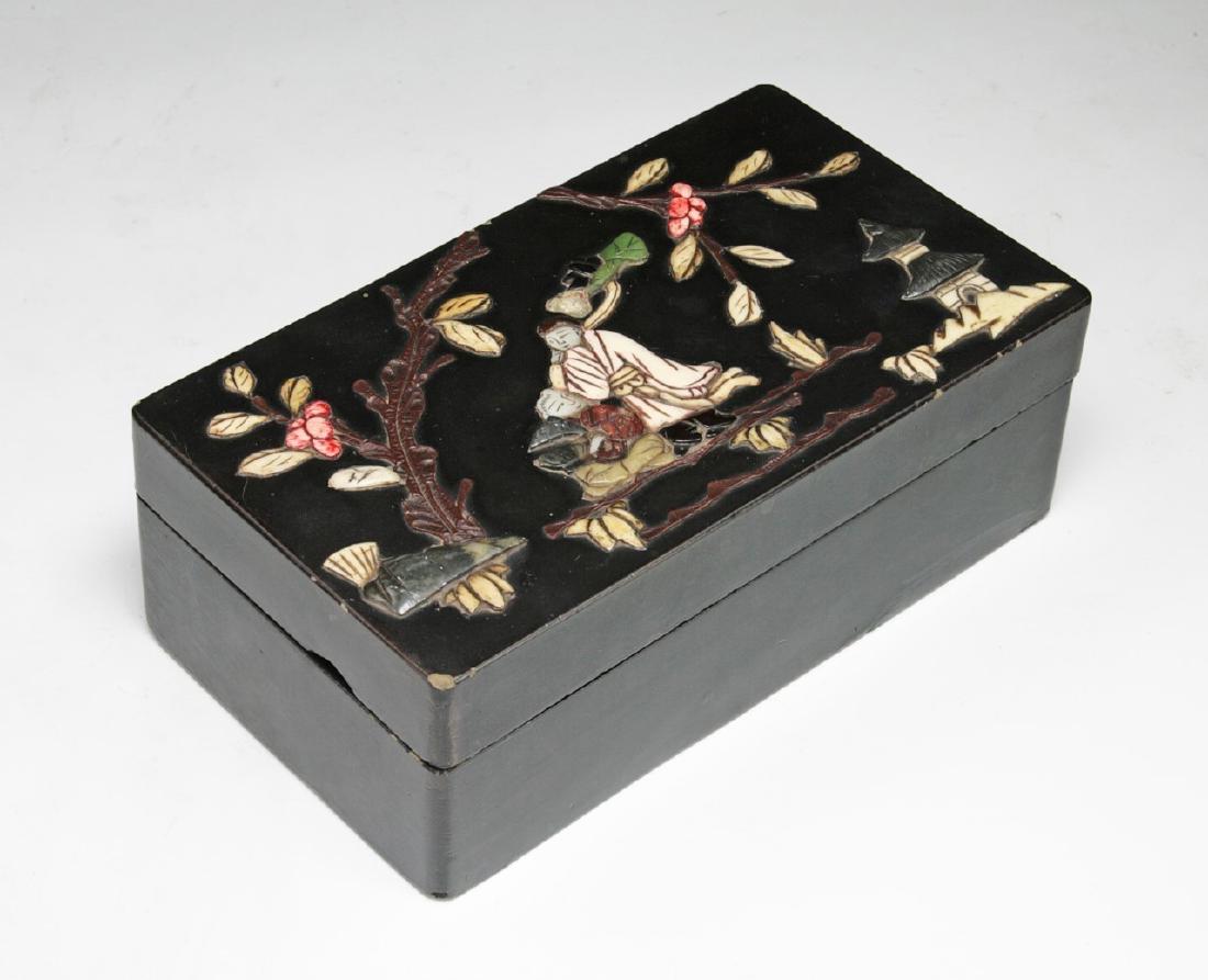 A CHINESE ANTIQUE ZITAN APPLIQUE BOX WITH COVER (1 of 3)