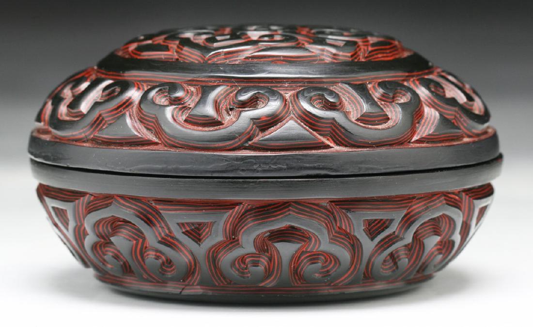 A CHINESE ANTIQUE LACQUER TIXI BOX WITH COVER (1 of 5)