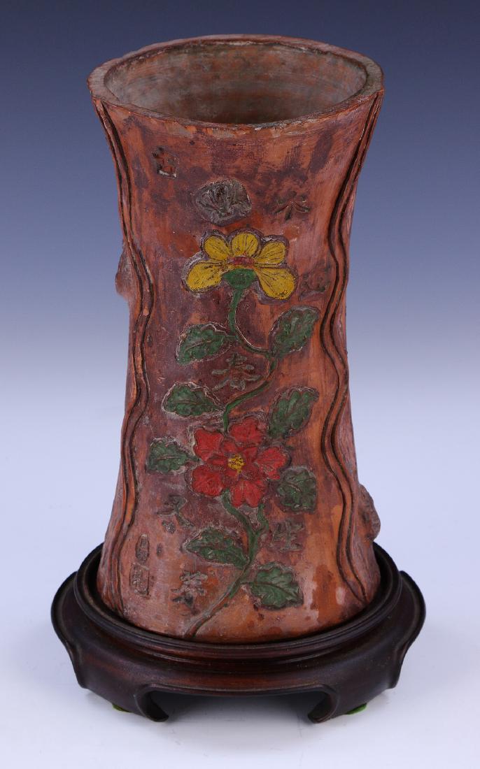 A CHINESE ANTIQUE POTTERY VASE (1 of 6)