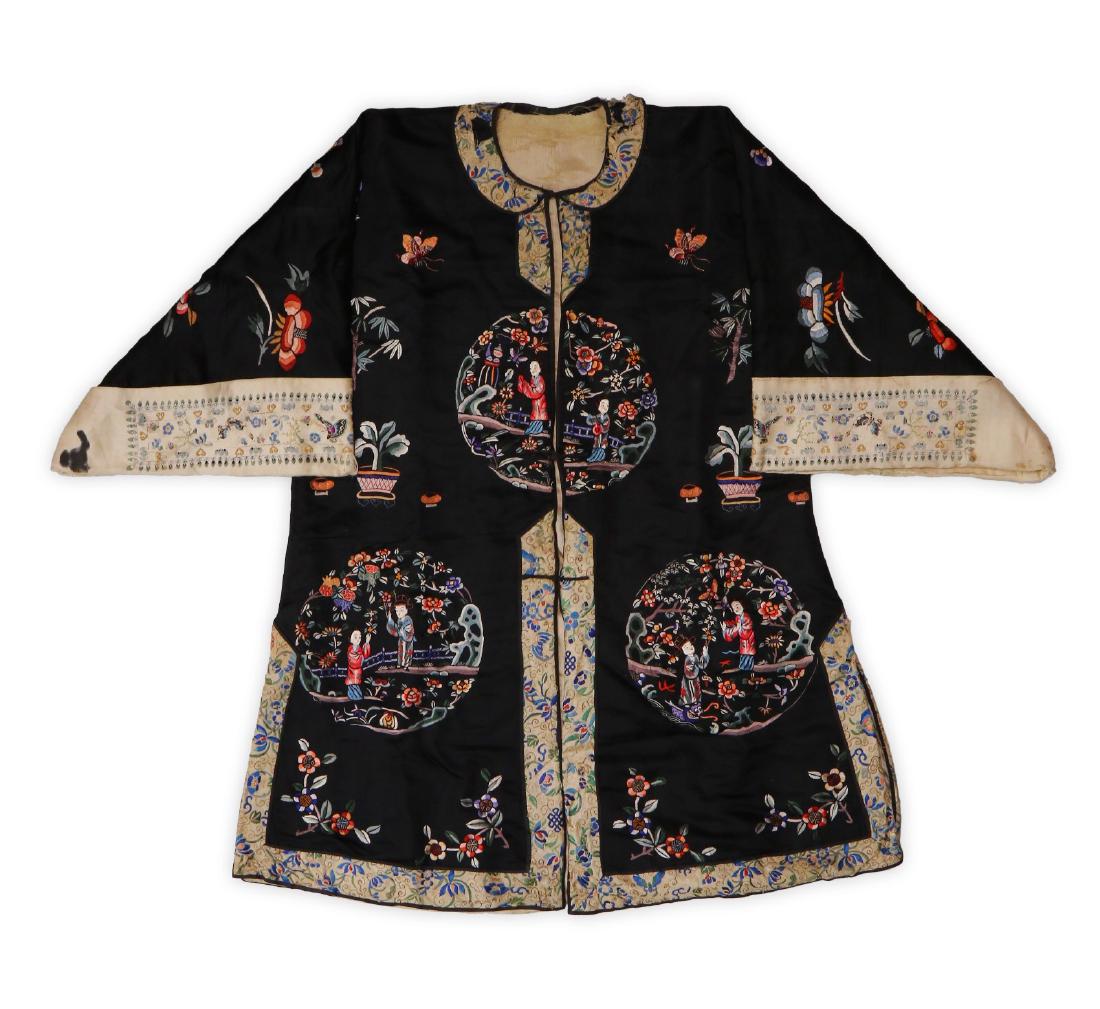 A CHINESE ANTIQUE BLACK EMBROIDERED SILK ROBE (1 of 5)