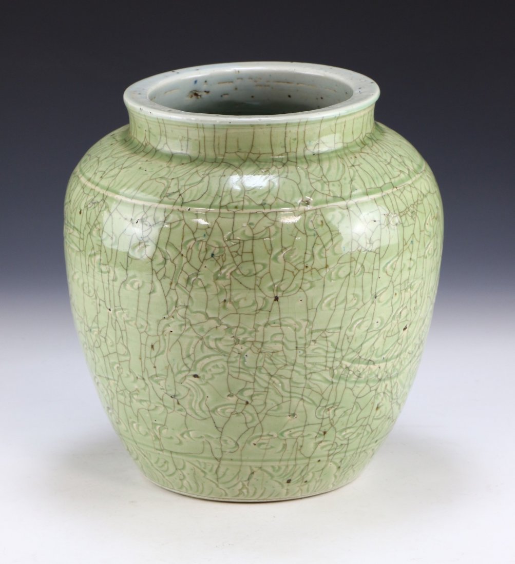 A CHINESE ANTIQUE CELADON GLAZED PORCELAIN VASE (1 of 4)
