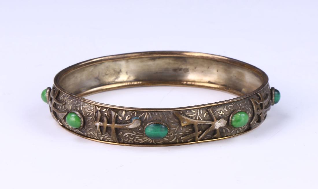 A MALACHITE BEAD & SILVER FILIGREE BANGLE (1 of 3)