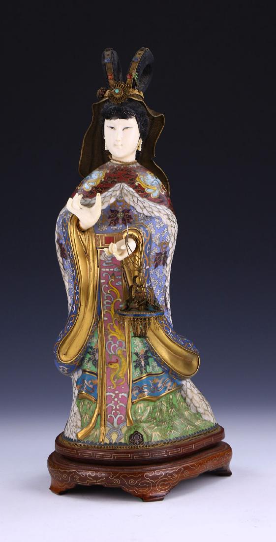 A CHINESE ANTIQUE CLOISONNE & BONE FIGURE GROUP: 金銀累絲嵌寶琺瑯仕女立像A CHINESE ANTIQUE CLOISONNE & BONE FIGURE GROUP: with extremely detailed filigree artwork and inlaid wit