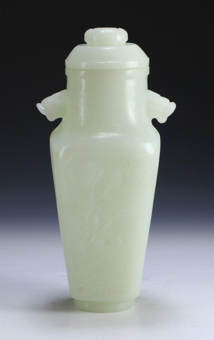 A CHINESE ANTIQUE JADE CARVED LIDDED VASE (1 of 5)