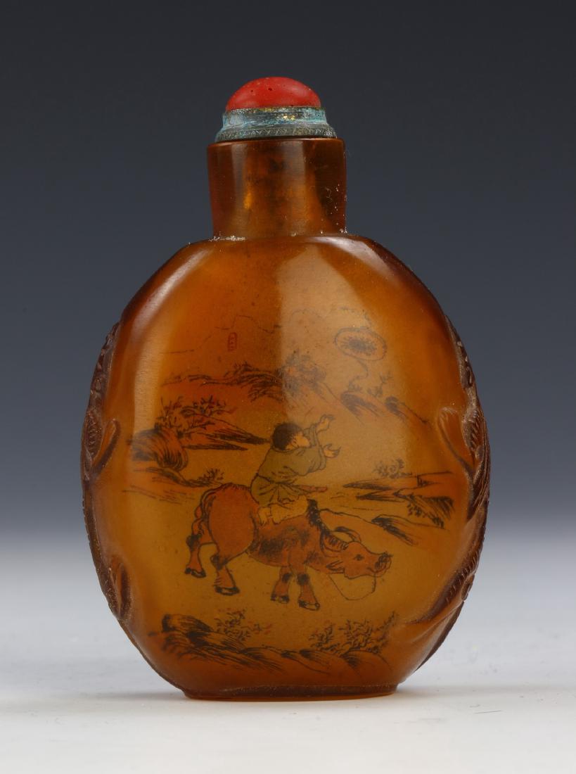 A CHINESE ANTIQUE INSIDE PAINTED PEKING GLASS SNUFF (1 of 7)