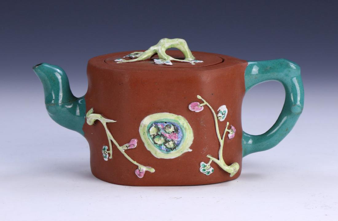 A CHINESE ANTIQUE YIXING POLYCHROME ZISHA TEAPOT (1 of 6)