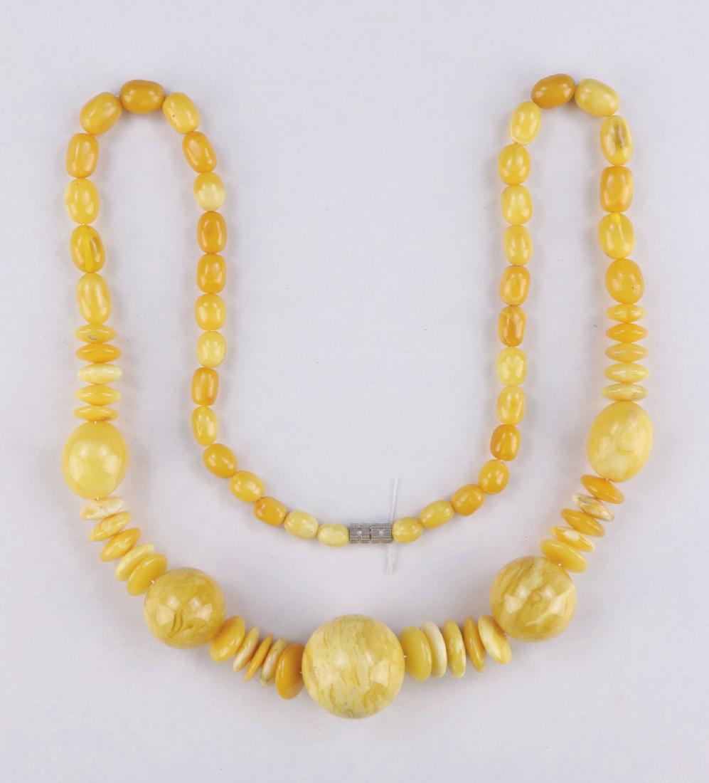 A MILA AMBER BEADED NECKLACE (1 of 4)