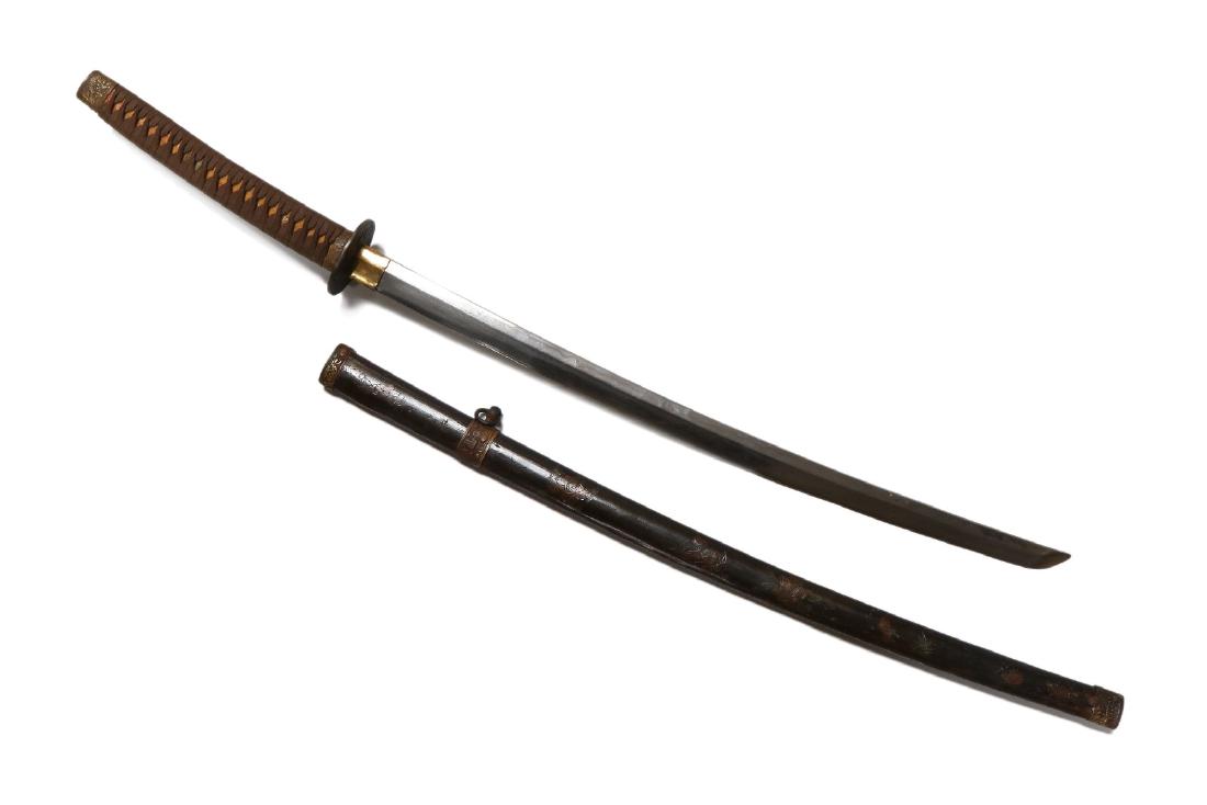 A JAPANESE ANTIQUE SWORD WITH SCABBARD (1 of 6)