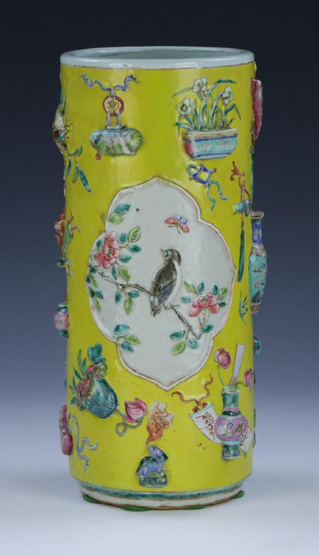 A CHINESE ANTIQUE FAMILLE ROSE PORCELAIN HAT STAND (1 of 5)