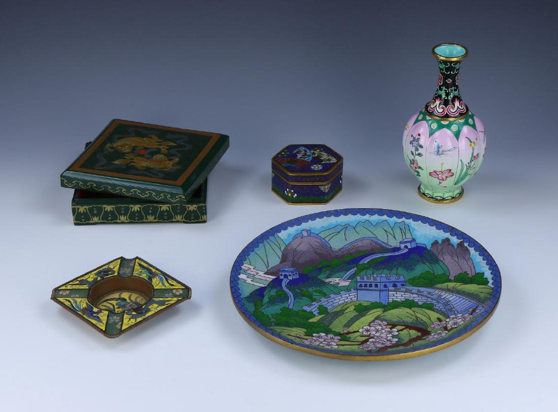 GROUP OF FIVE (5) CHINESE CLOISONNE & LACQUER ITEMS (1 of 5)