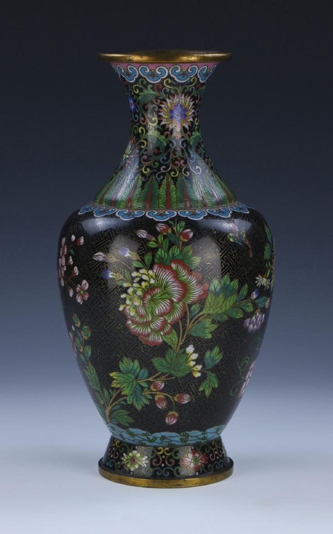 A CHINESE ANTIQUE CLOISONNE ON BRONZE VASE (1 of 5)