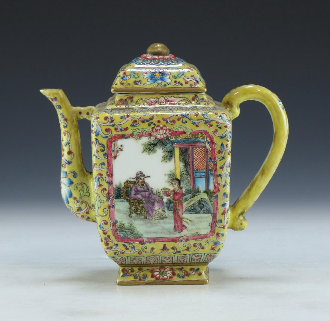 A CHINESE ANTIQUE GILT FAMILLE ROSE PORCELAIN TEAPOT: A Chinese Antique Gilt Famille Rose Porcelain Teapot: Well Potted And Of Squared Form, Rising From A Base Rested On Low Feet To A Domed Lid Topped With A Rounded Finial, Two Sides Of The Body Finely P