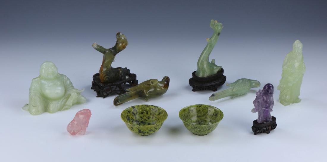 EIGHT (8) CHINESE JADE, AMYTHST & ROSE QUARTZ ITEMS (1 of 5)
