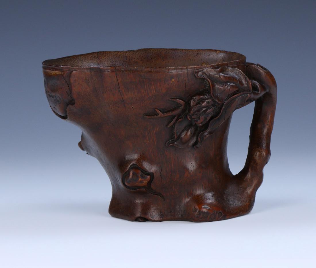 A CHINESE ANTIQUE BAMBOO ROOT LIBATION CUP (1 of 4)