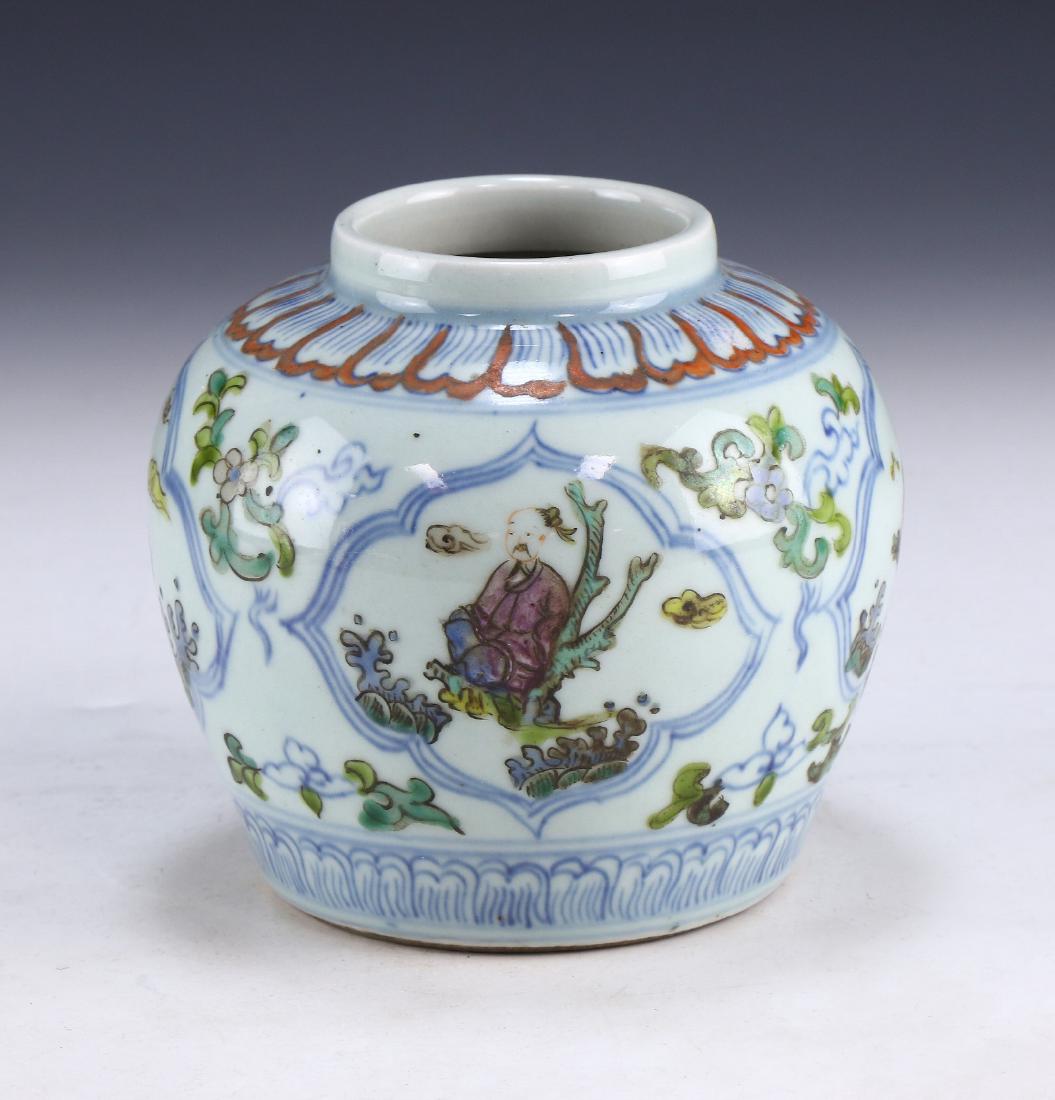 A CHINESE ANTIQUE DOUCAI PORCELAIN JAR (1 of 4)