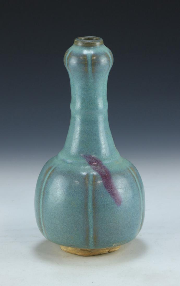 A CHINESE ANTIQUE JUNYAO GLAZED PORCELAIN VASE (1 of 5)