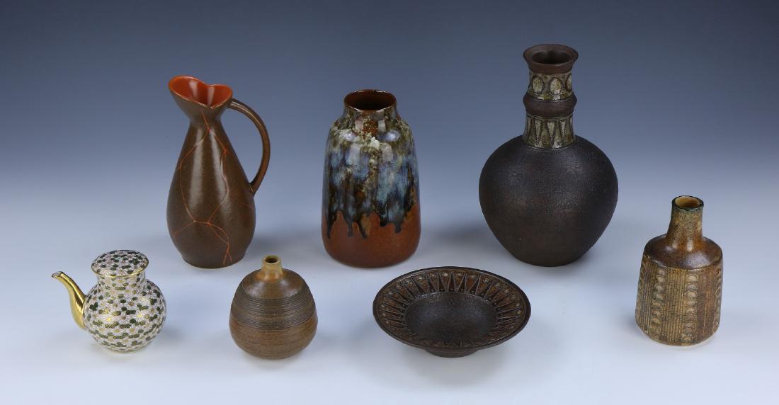 SEVEN (7) JAPANESE MIXED PORCELAIN VASES, PLATE AND (1 of 3)
