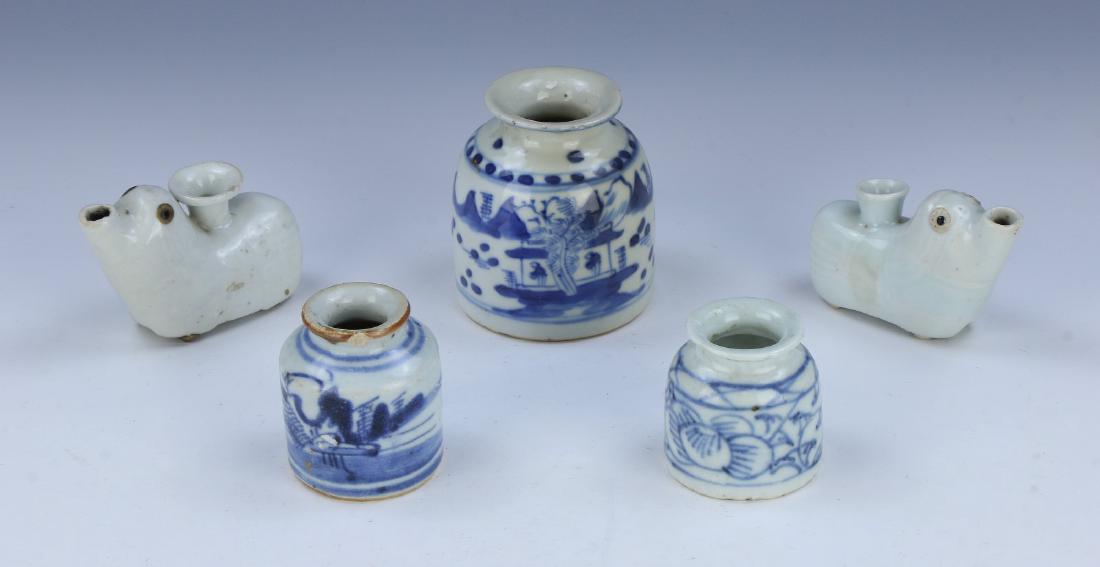 FIVE (5) CHINESE ANTIQUE MIXED PORCELAIN ITEMS (1 of 3)
