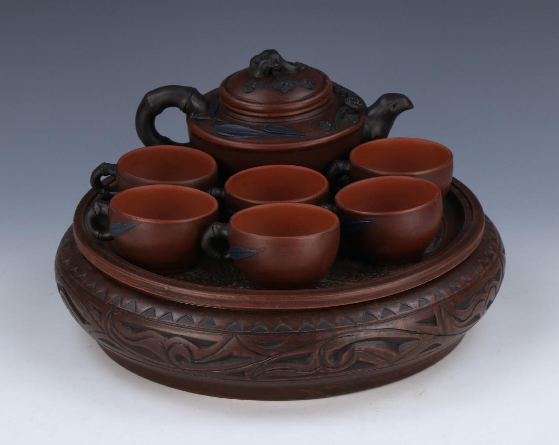 A CHINESE ZISHA TEA SET (1 of 5)