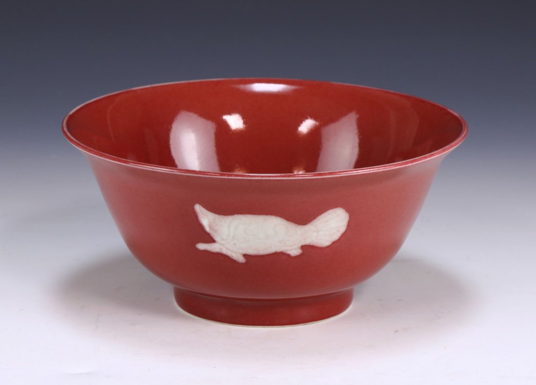 A CHINESE ANTIQUE OX BLOOD GLAZED PORCELAIN BOWL (1 of 5)