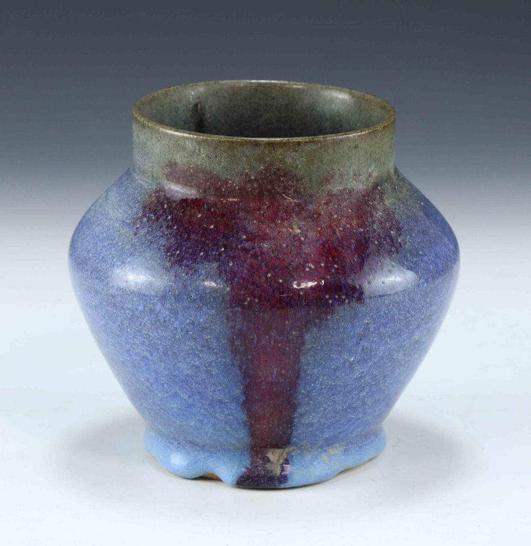 A CHINESE JUNYAO GLAZED PORCELAIN VASE (1 of 5)