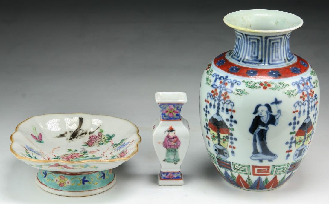 THREE (3) CHINESE FAMILLE ROSE PORCELAIN VASES & PLATE (1 of 3)