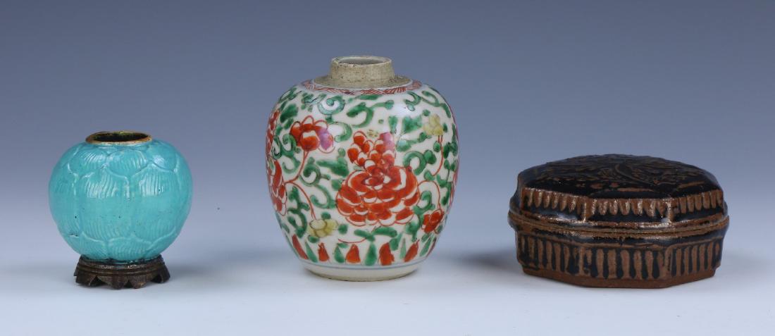 THREE (3) CHINESE MIXED PORCELAIN ITEMS (1 of 4)